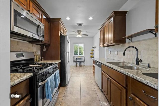 9326 Lemon Street, Fontana, CA 92335
