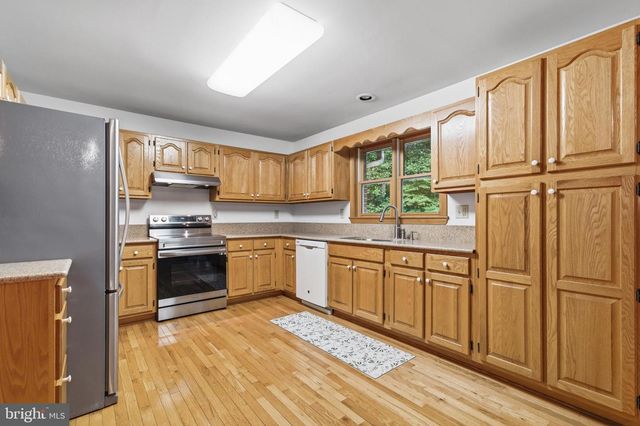 11600 FARM DR, La Plata, MD 20646