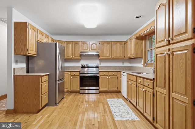 11600 FARM DR, La Plata, MD 20646