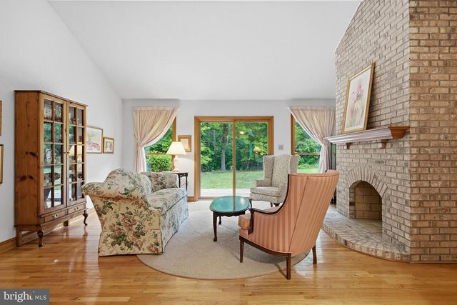 11600 FARM DR, La Plata, MD 20646