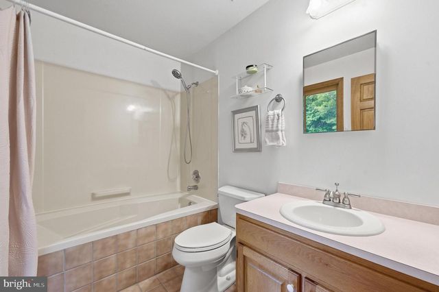 11600 FARM DR, La Plata, MD 20646