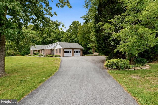 11600 FARM DR, La Plata, MD 20646