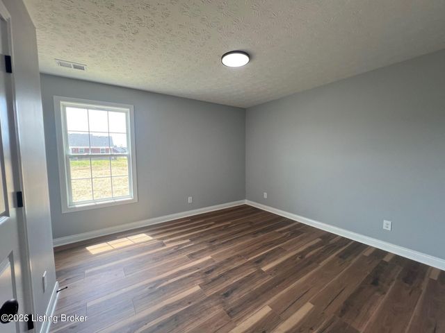 145 Durango Dr, Coxs Creek, KY 40013