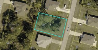 359 Pembroke St, Lehigh Acres, FL 33972