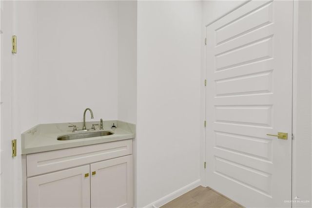 4716 S Waterford Avenue, Edinburg, TX 78539