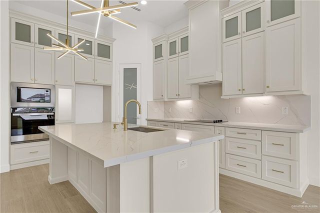 4716 S Waterford Avenue, Edinburg, TX 78539