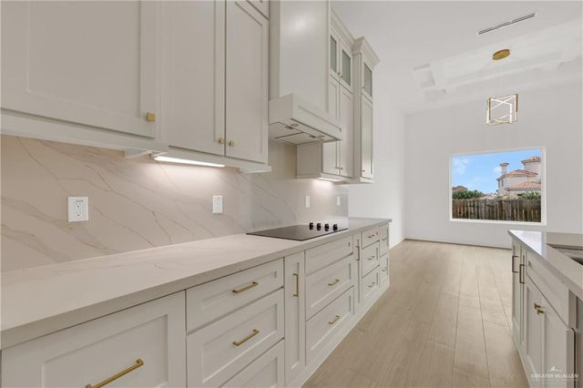 4716 S Waterford Avenue, Edinburg, TX 78539