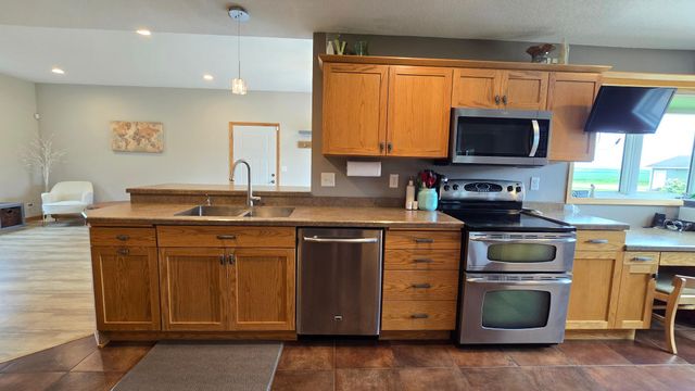 84237 State Highway 251, Hollandale, MN 56045