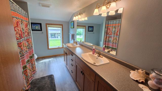 84237 State Highway 251, Hollandale, MN 56045