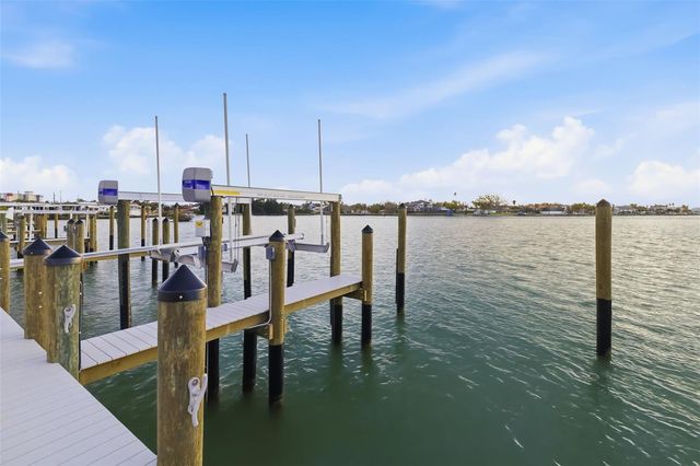 746 EAGLE POINT DRIVE, Venice, FL 34285