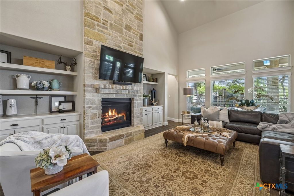 Image 15 of property listing at 2534 Lermann, New Braunfels, TX 78132