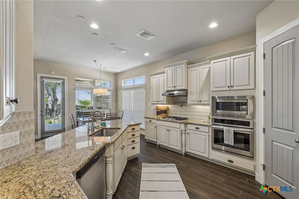 Image 20 of property listing at 2534 Lermann, New Braunfels, TX 78132