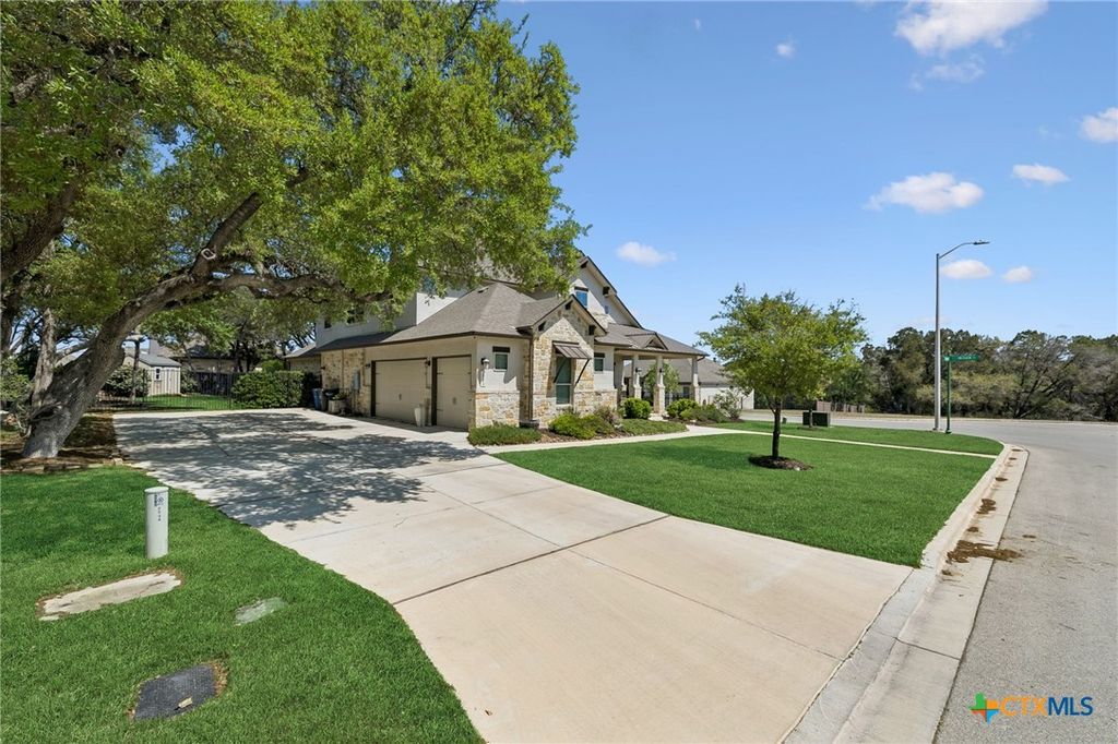 Image 5 of property listing at 2534 Lermann, New Braunfels, TX 78132