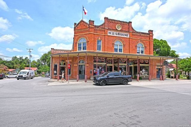 1438 OAKLAWN DR, New Braunfels, TX 78132