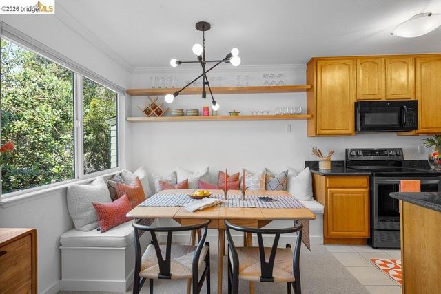 91 Emery Bay Dr, Emeryville, CA 94608