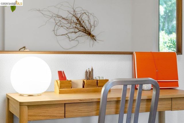 91 Emery Bay Dr, Emeryville, CA 94608