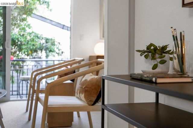 91 Emery Bay Dr, Emeryville, CA 94608