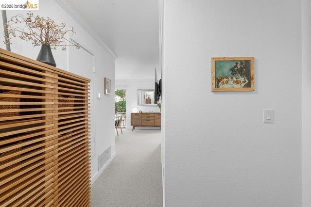 91 Emery Bay Dr, Emeryville, CA 94608