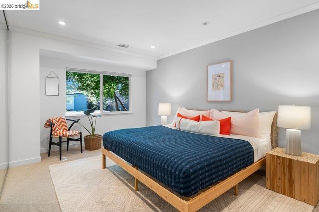 91 Emery Bay Dr, Emeryville, CA 94608