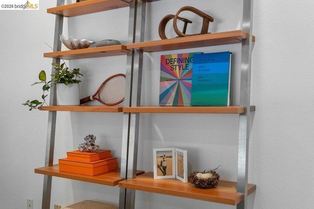 91 Emery Bay Dr, Emeryville, CA 94608