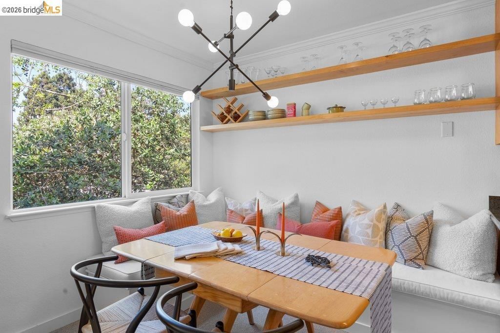 Image 16 of property listing at 91 Emery Bay Dr, Emeryville, CA 94608