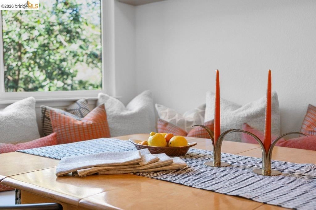 Image 18 of property listing at 91 Emery Bay Dr, Emeryville, CA 94608