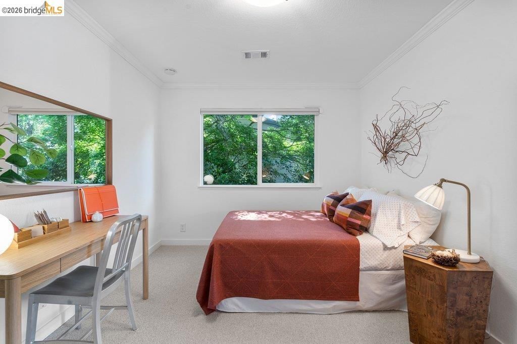 Image 23 of property listing at 91 Emery Bay Dr, Emeryville, CA 94608