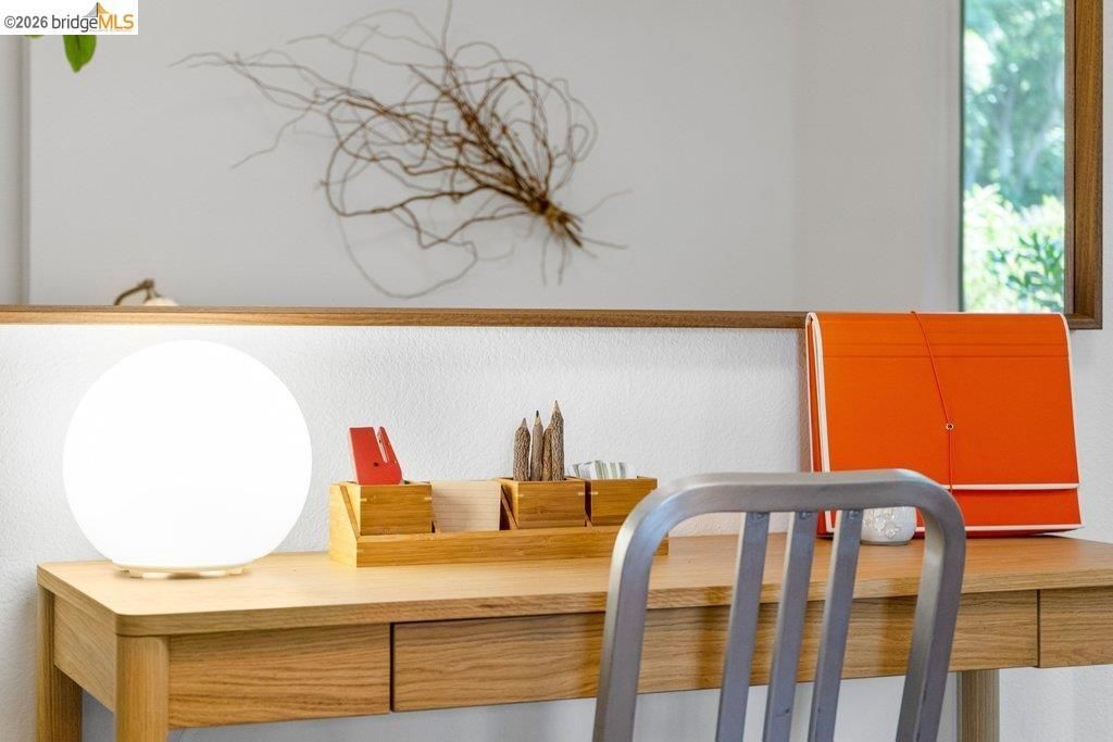 Image 25 of property listing at 91 Emery Bay Dr, Emeryville, CA 94608