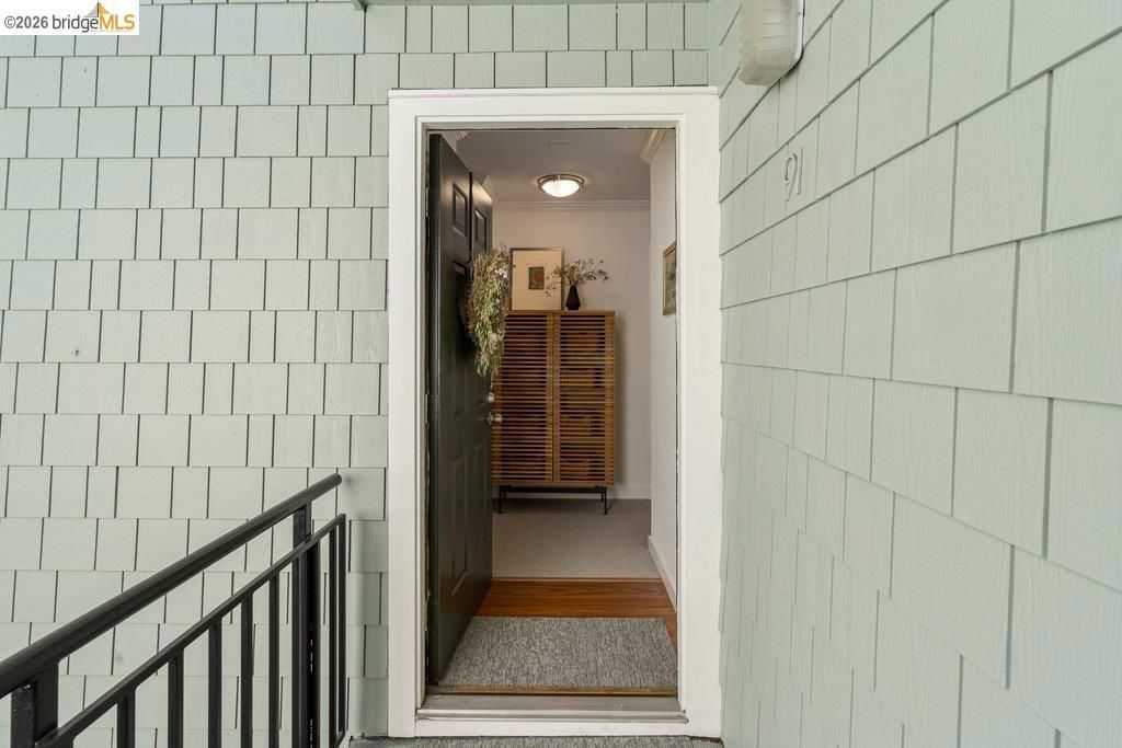 Image 3 of property listing at 91 Emery Bay Dr, Emeryville, CA 94608