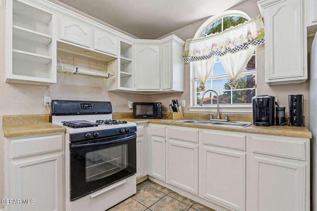 5979 VALLE DEL SOL Drive, El Paso, TX 79924