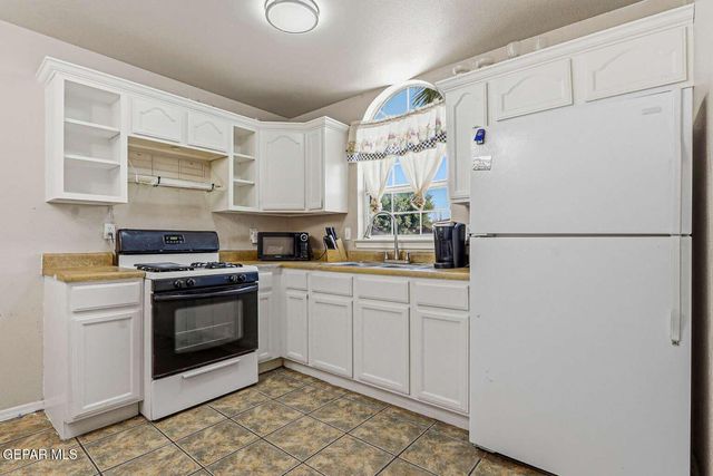 5979 VALLE DEL SOL Drive, El Paso, TX 79924