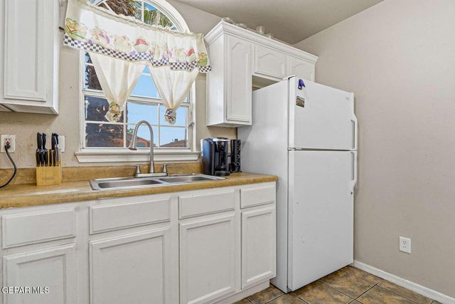 5979 VALLE DEL SOL Drive, El Paso, TX 79924