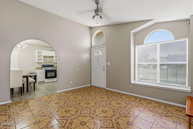 5979 VALLE DEL SOL Drive, El Paso, TX 79924