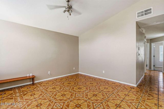 5979 VALLE DEL SOL Drive, El Paso, TX 79924