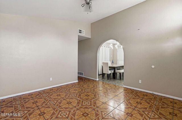 5979 VALLE DEL SOL Drive, El Paso, TX 79924