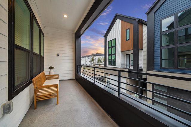 811 Thornton Road B, Houston, TX 77018