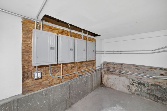 1419 S Kedvale Avenue, Chicago, IL 60623