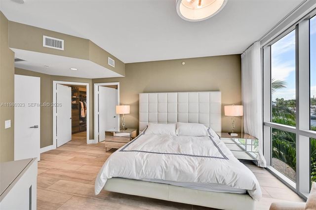 17111 Biscayne Blvd 207, North Miami Beach, FL 33160