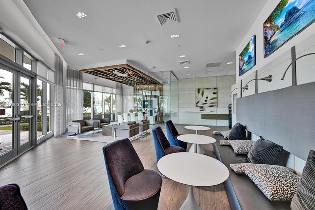 17111 Biscayne Blvd 207, North Miami Beach, FL 33160