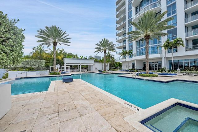 17111 Biscayne Blvd 207, North Miami Beach, FL 33160