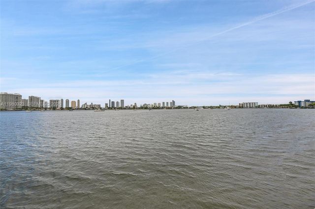 17111 Biscayne Blvd 207, North Miami Beach, FL 33160