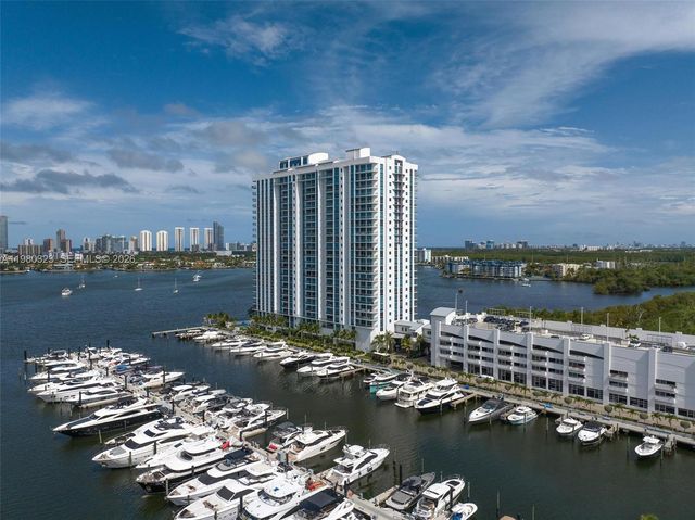 17111 Biscayne Blvd 207, North Miami Beach, FL 33160