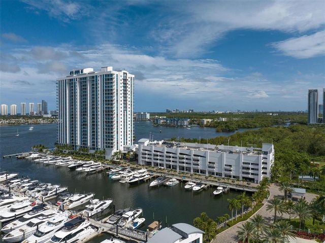 17111 Biscayne Blvd 207, North Miami Beach, FL 33160