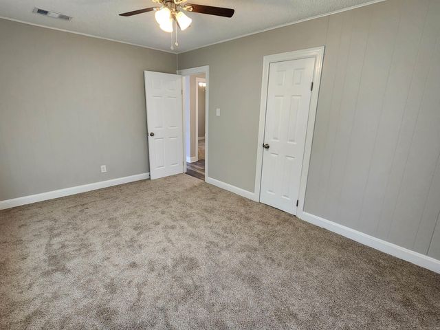 1720 Green Meadow Dr, Little Rock, AR 72204