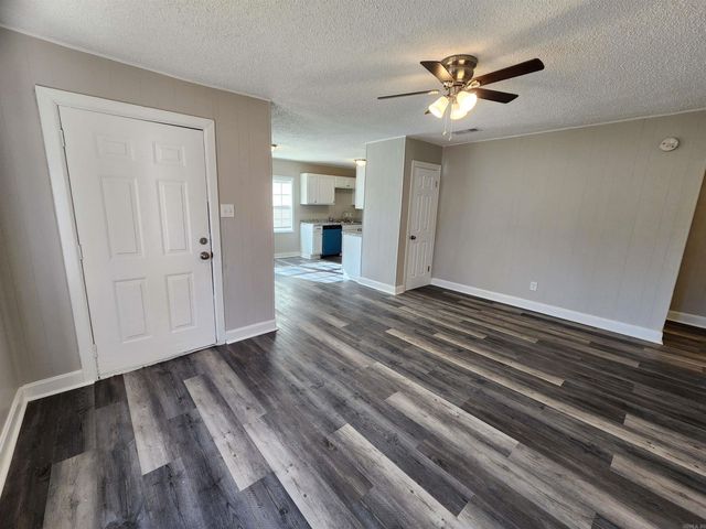 1720 Green Meadow Dr, Little Rock, AR 72204