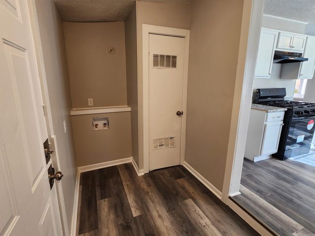 1720 Green Meadow Dr, Little Rock, AR 72204