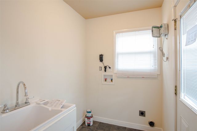 2007 Bradford Street, Irving, TX 75061