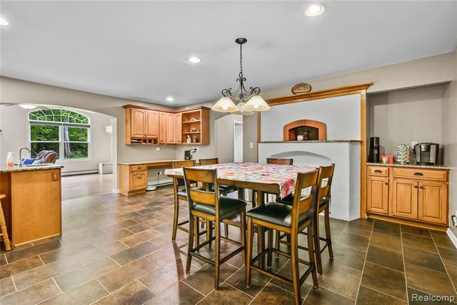 26060 Hidden Lane, Grosse Ile, MI 48138