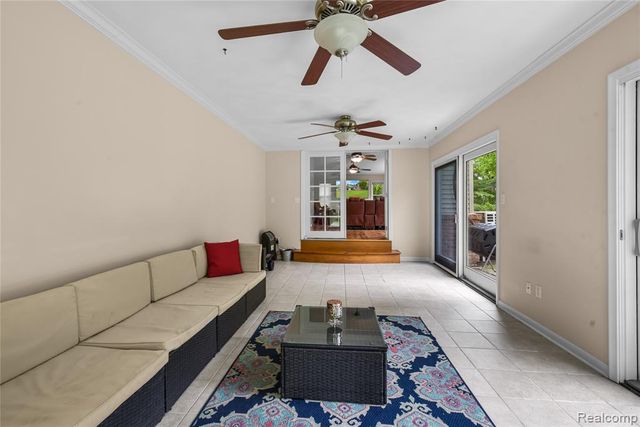 26060 Hidden Lane, Grosse Ile, MI 48138