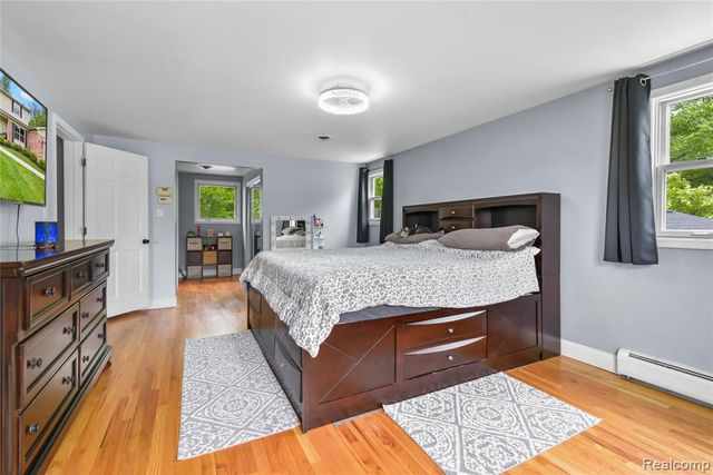 26060 Hidden Lane, Grosse Ile, MI 48138